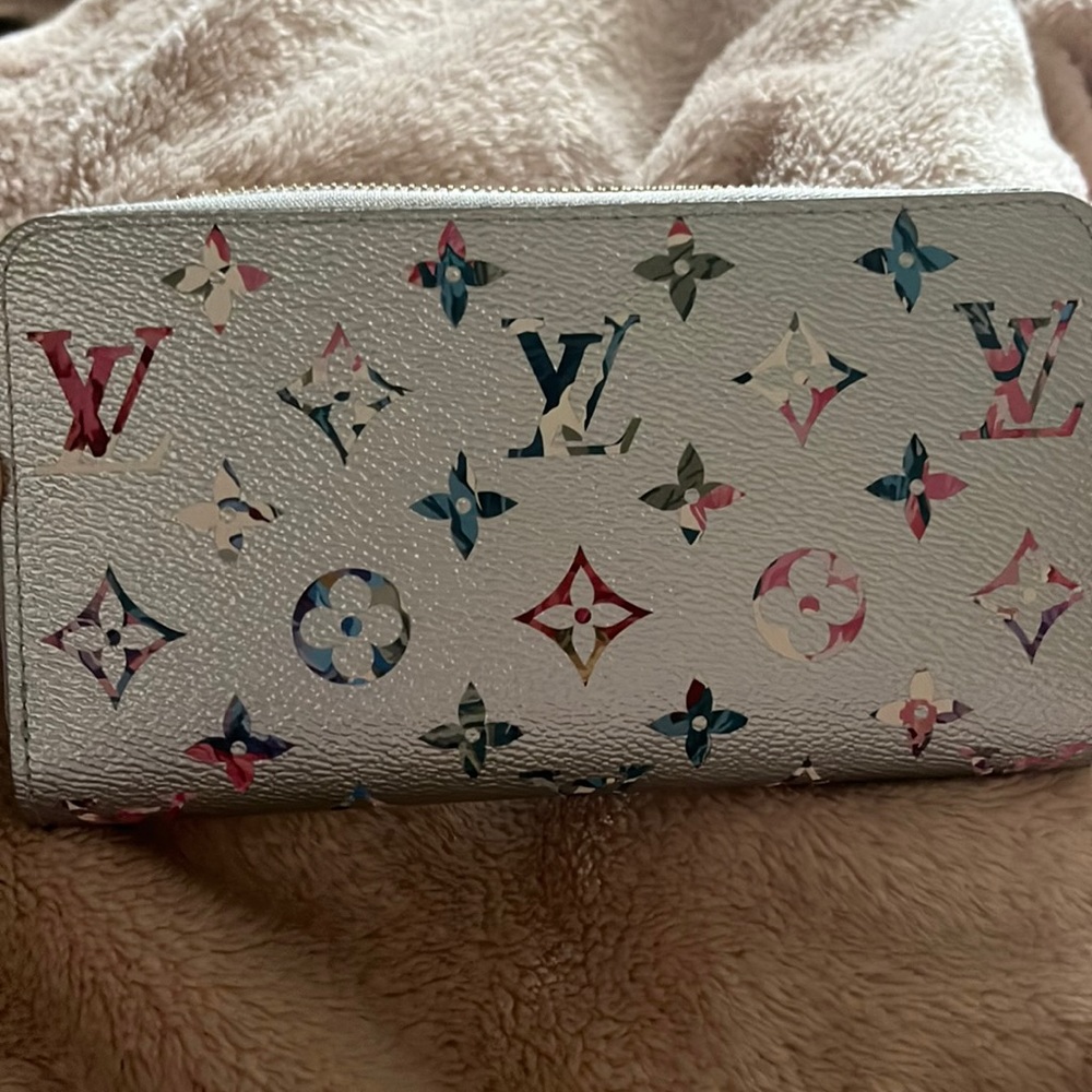 Louis Vuitton Garden Zippy Wallet